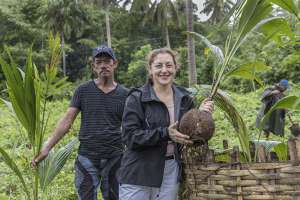Sonnentracht Karin Lang auf Exkursion
