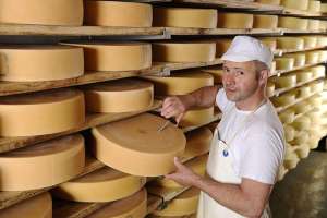 Öma-Selthürner-Käskuchen-Naturland-Markenpartner